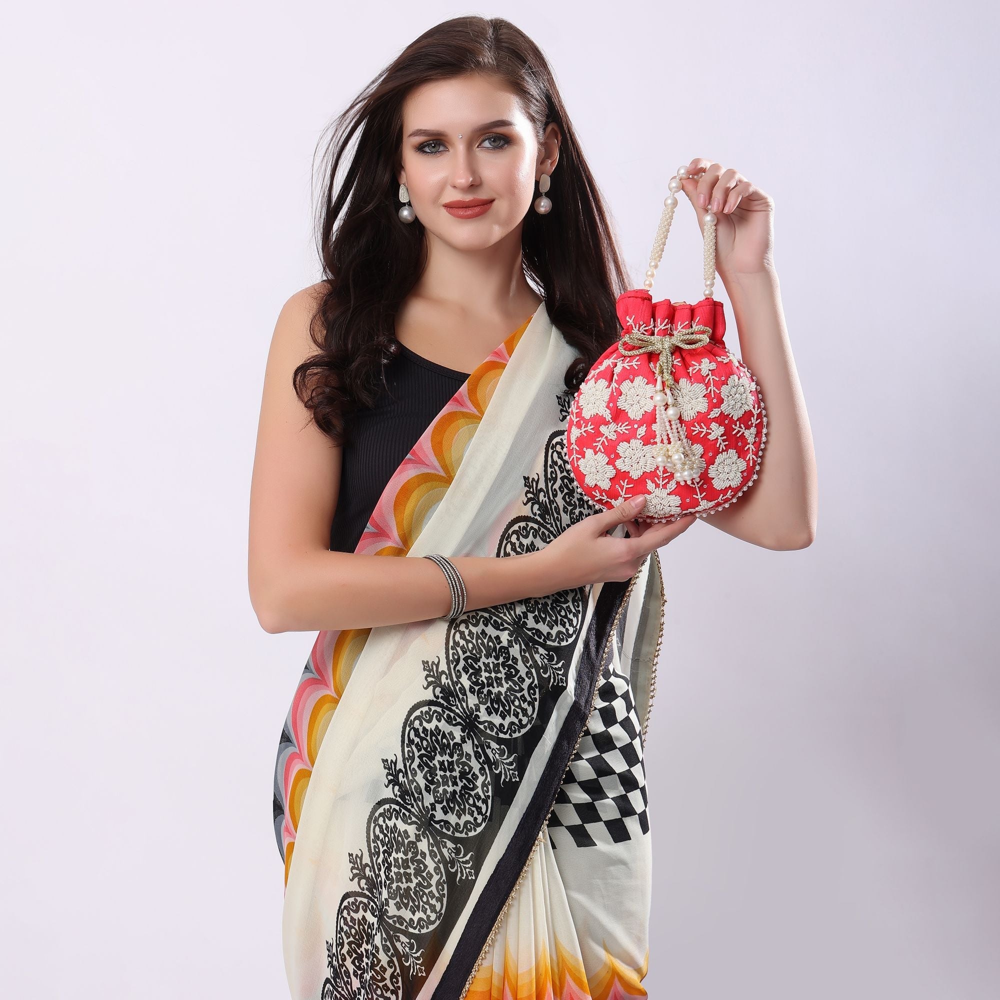 Pearl Glow Fantasy Potli