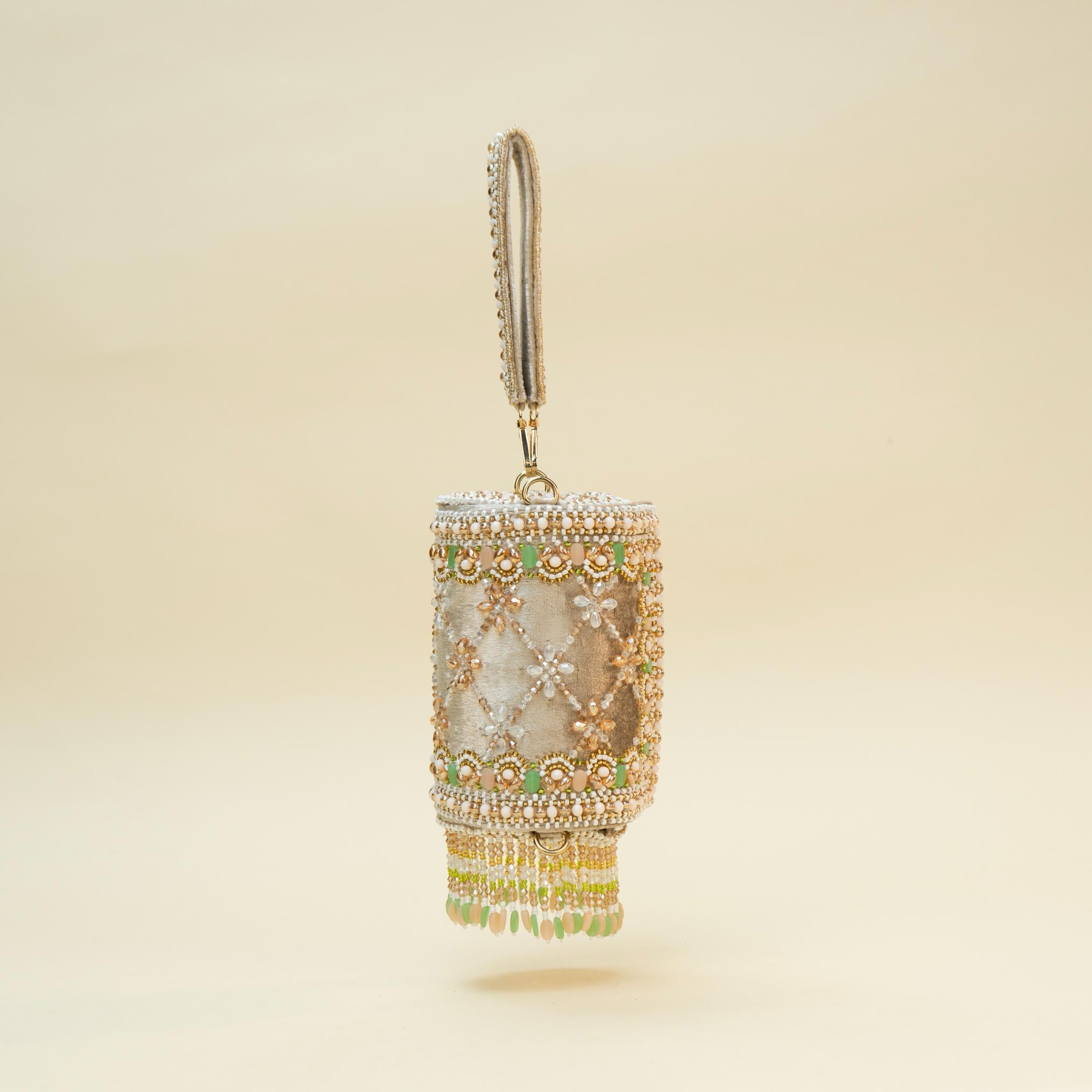 Contour Ornament Line