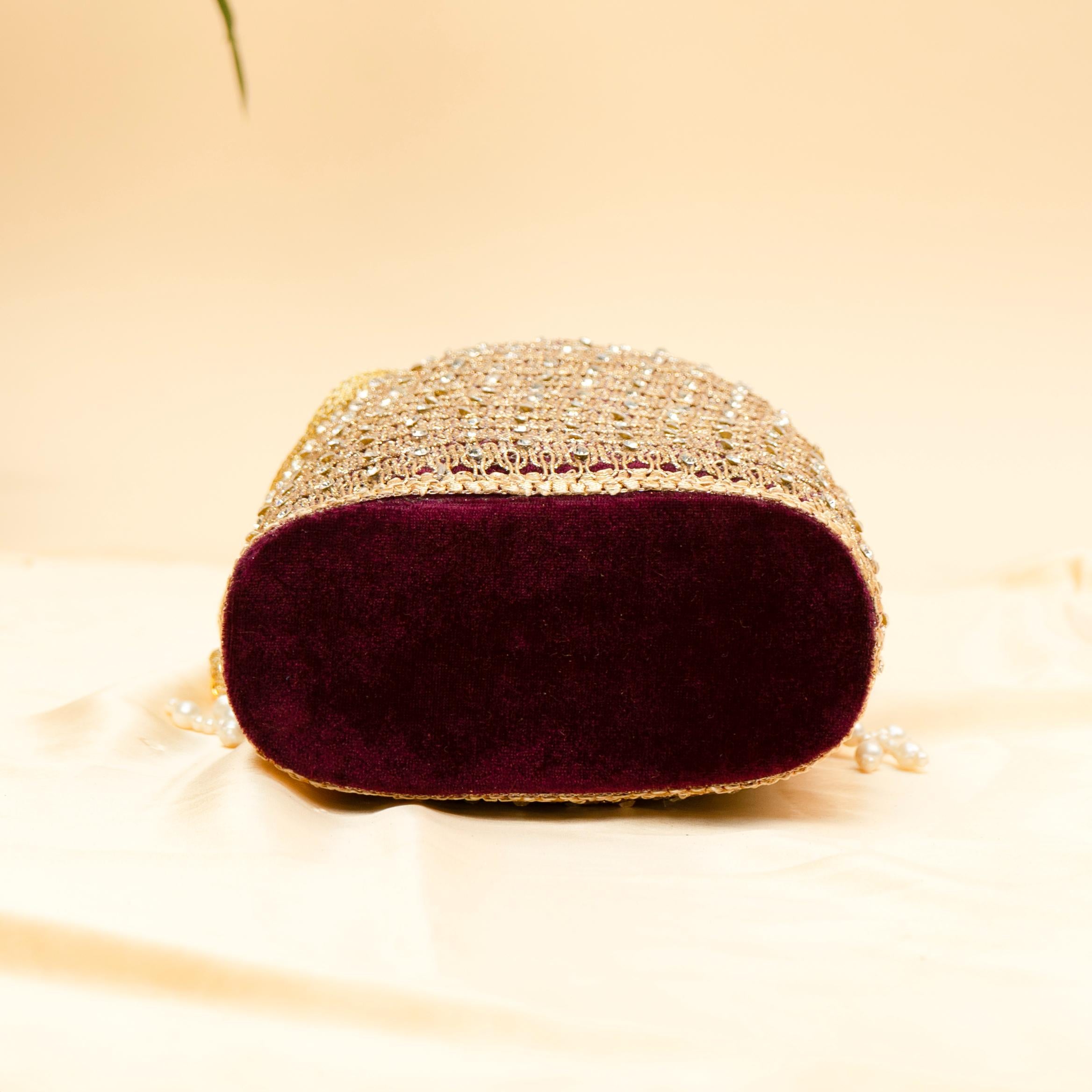 Opulent Thread & Pearl Potli