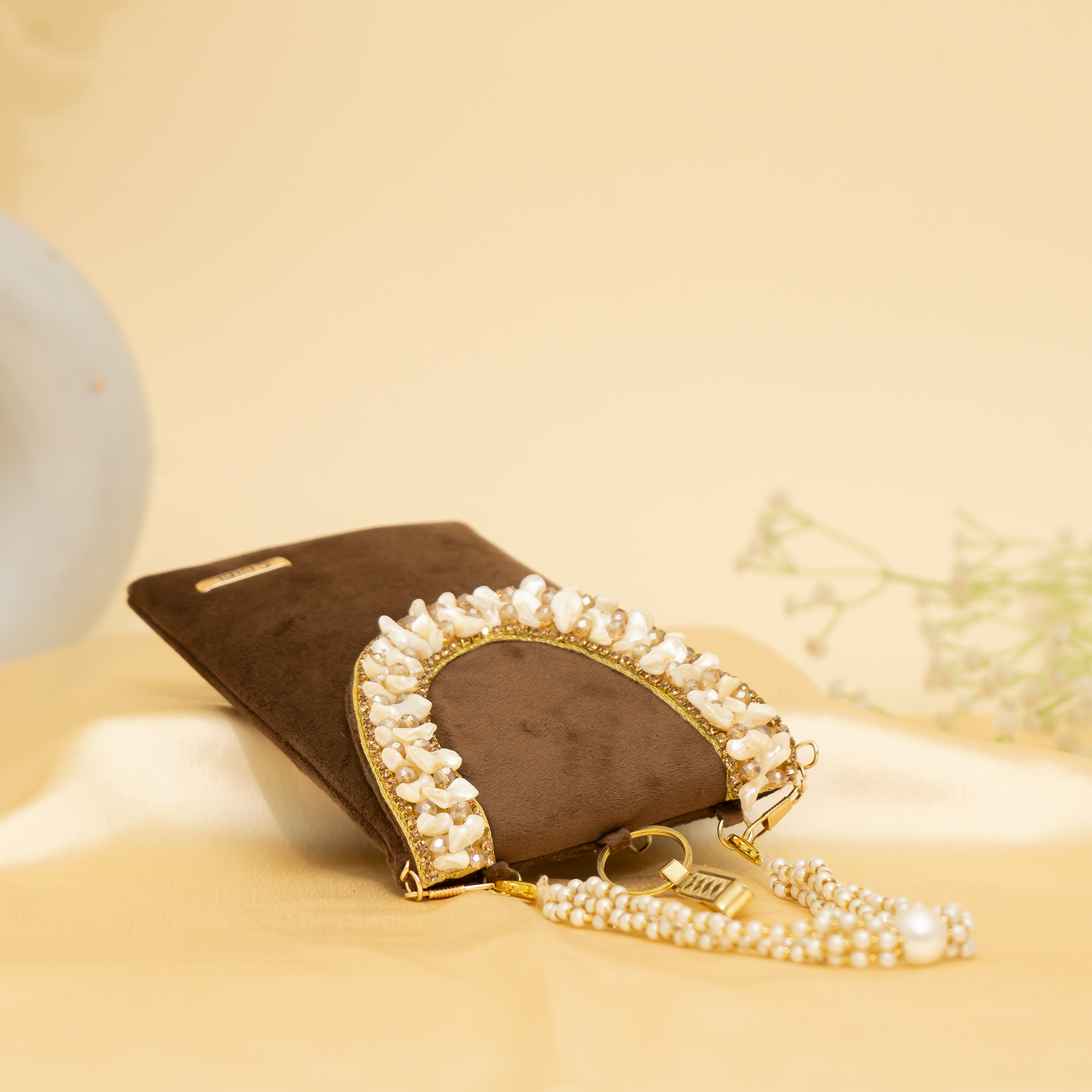 Velvet Pearl Mobile Sling| cara