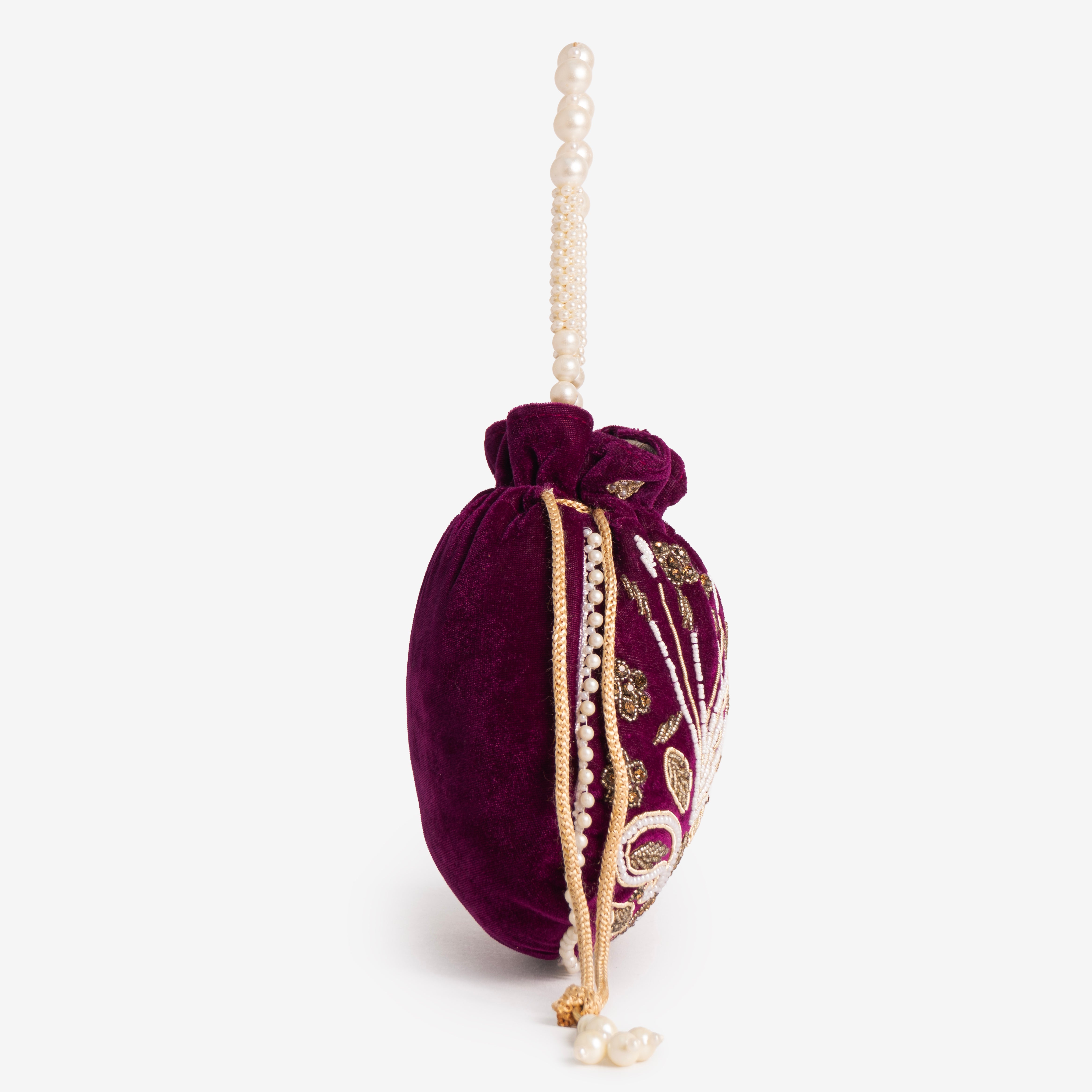 Majestic Charm | Cara
