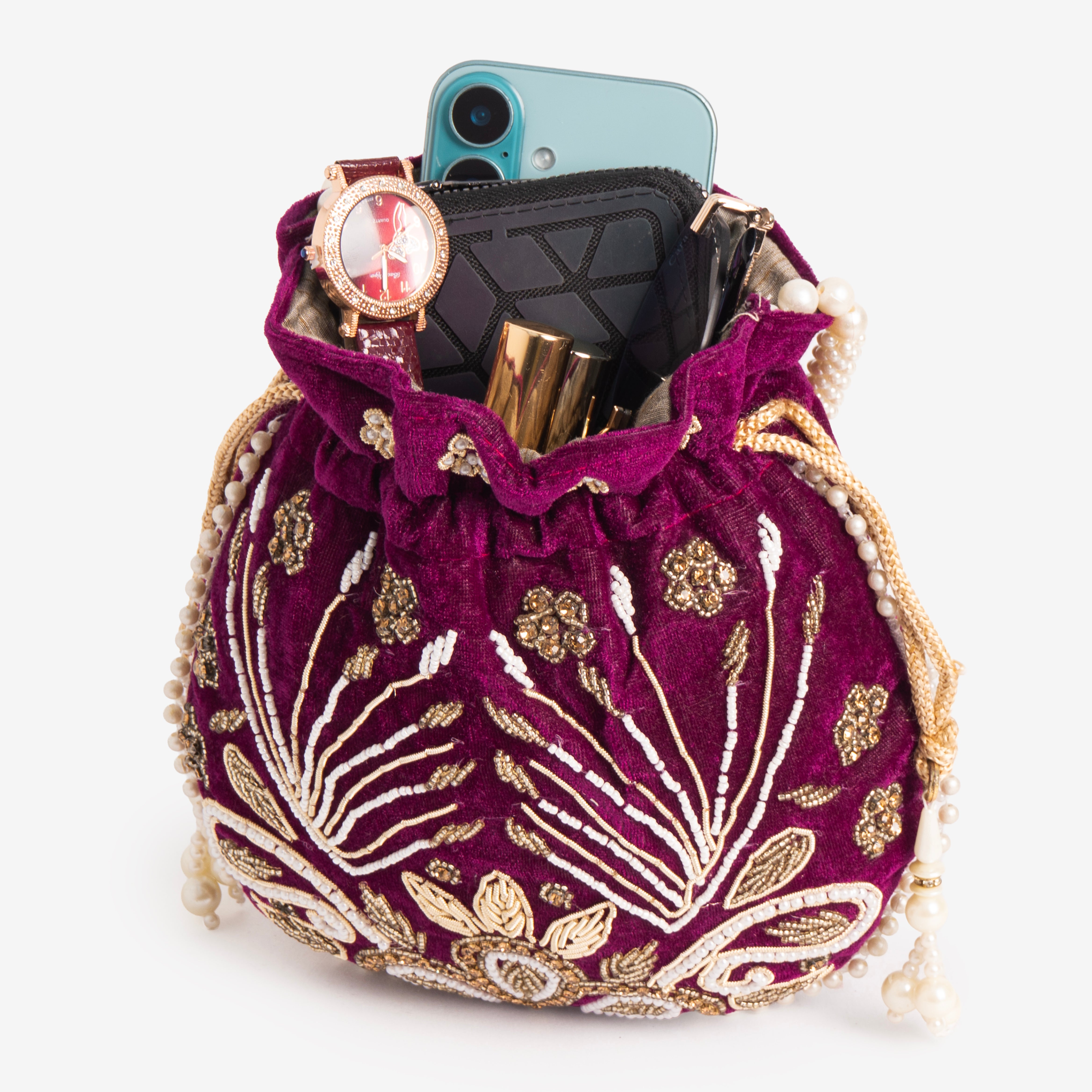 Majestic Charm | Cara