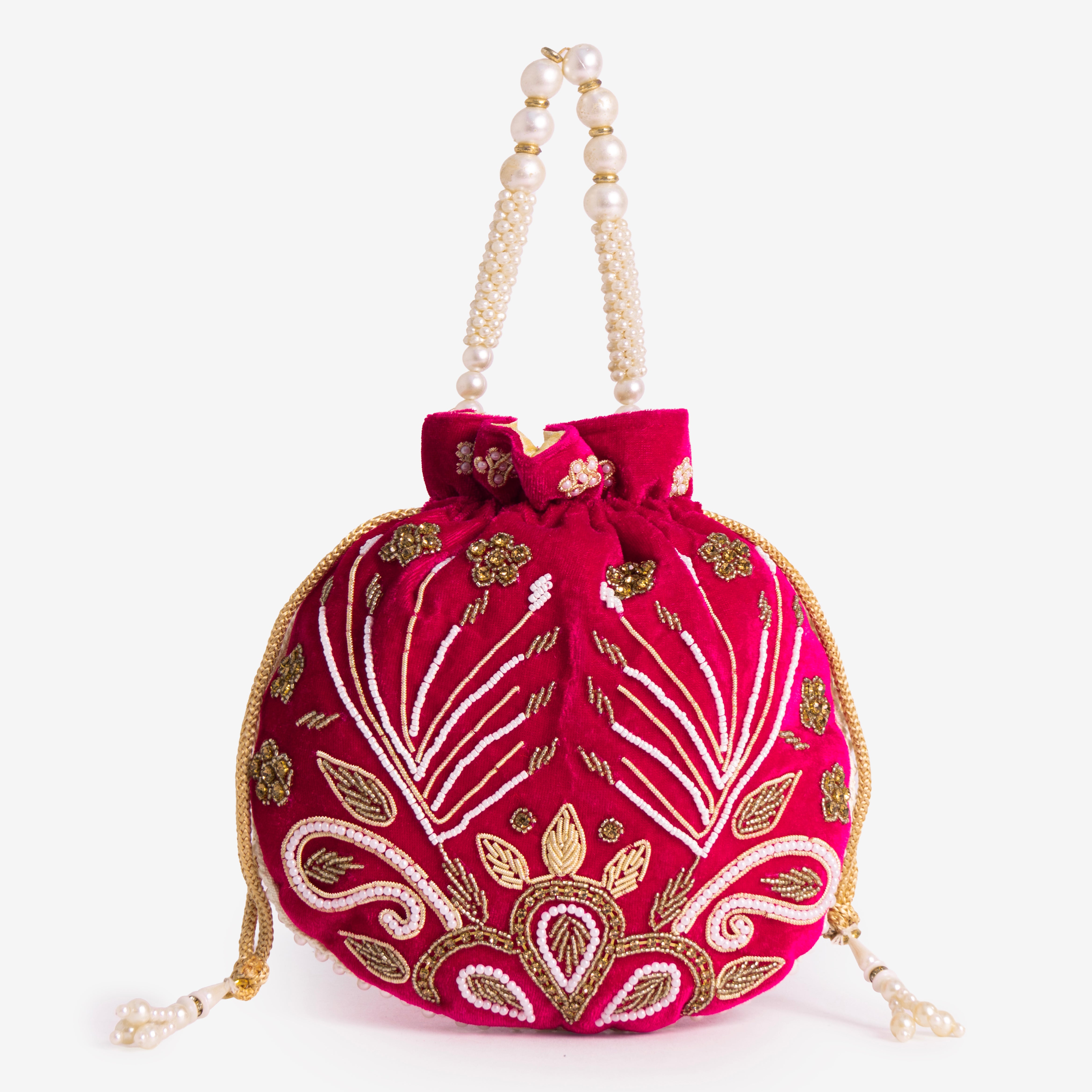 Majestic Charm | Cara