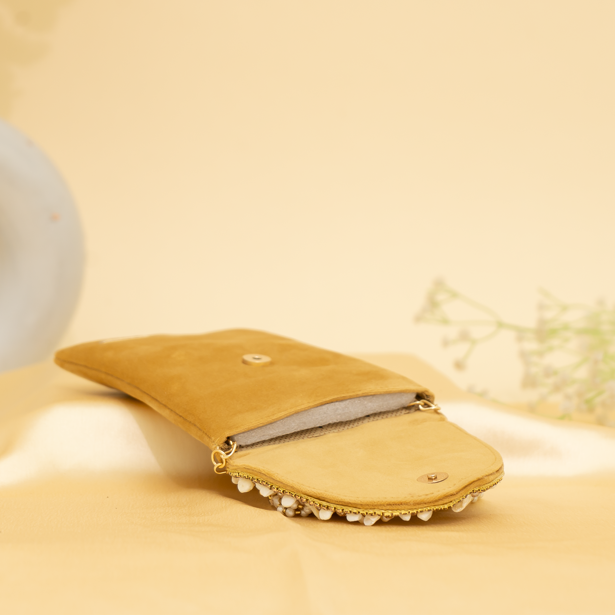 Velvet Pearl Mobile Sling| cara