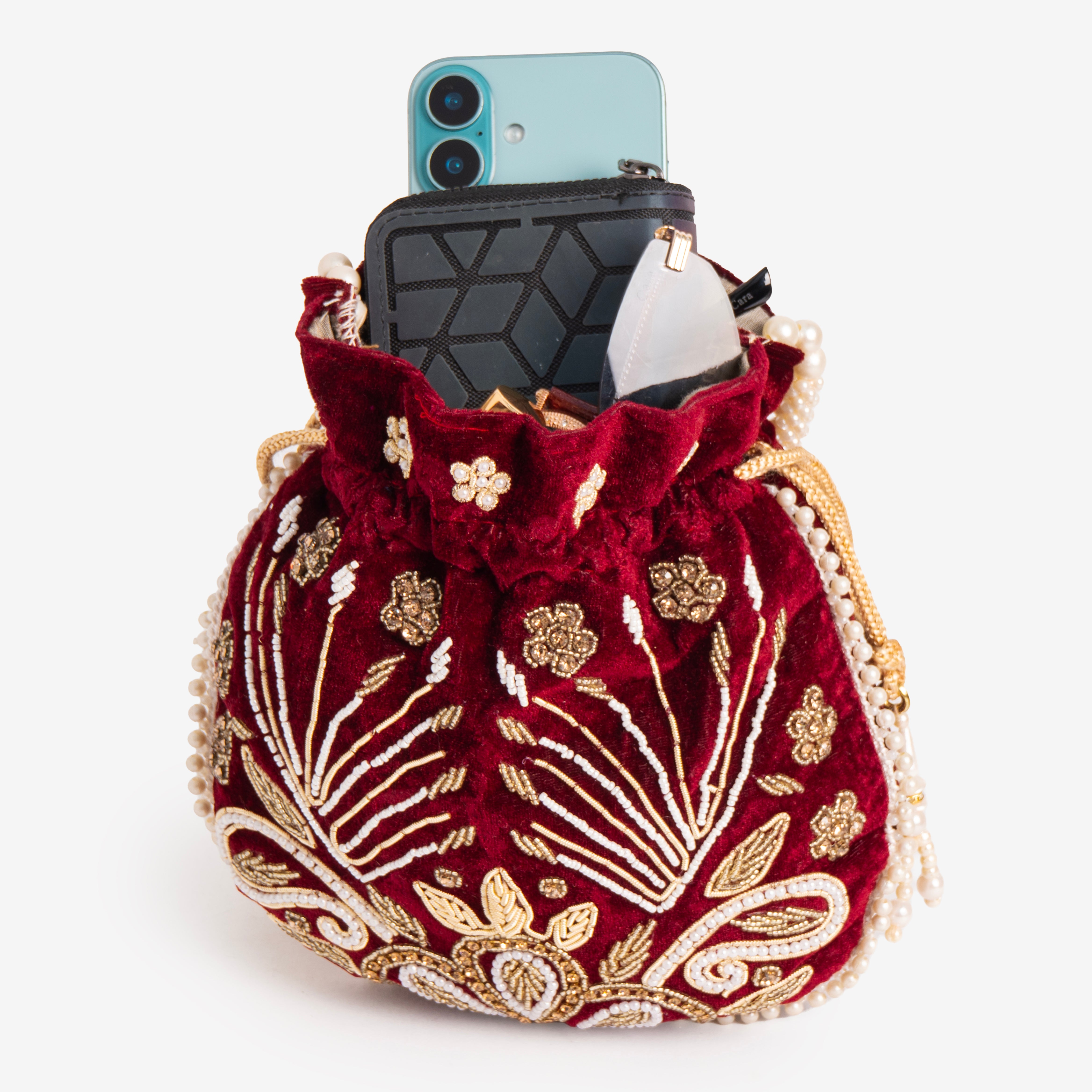 Majestic Charm | Cara