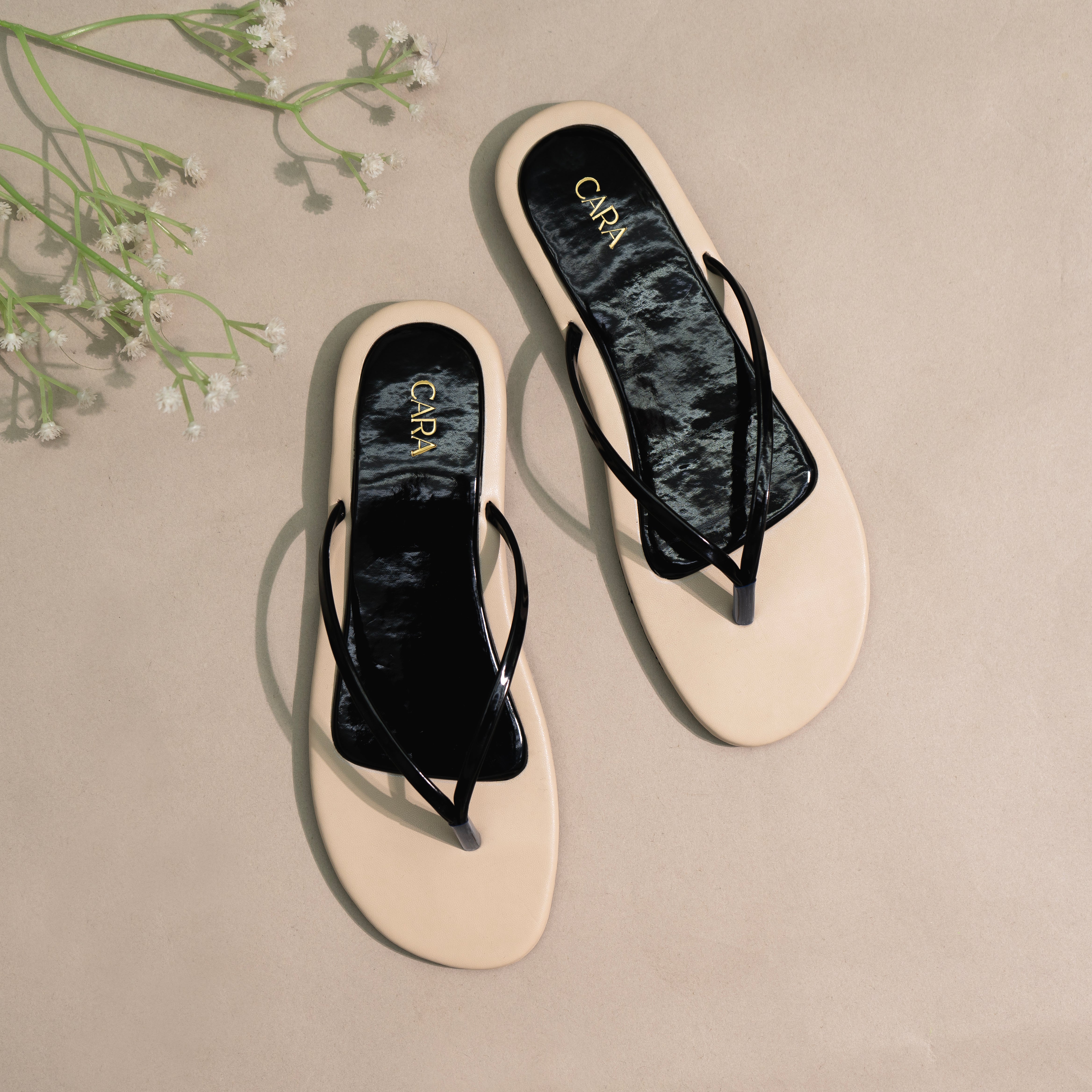 Black Sleek & Comfy Flats  I Cara