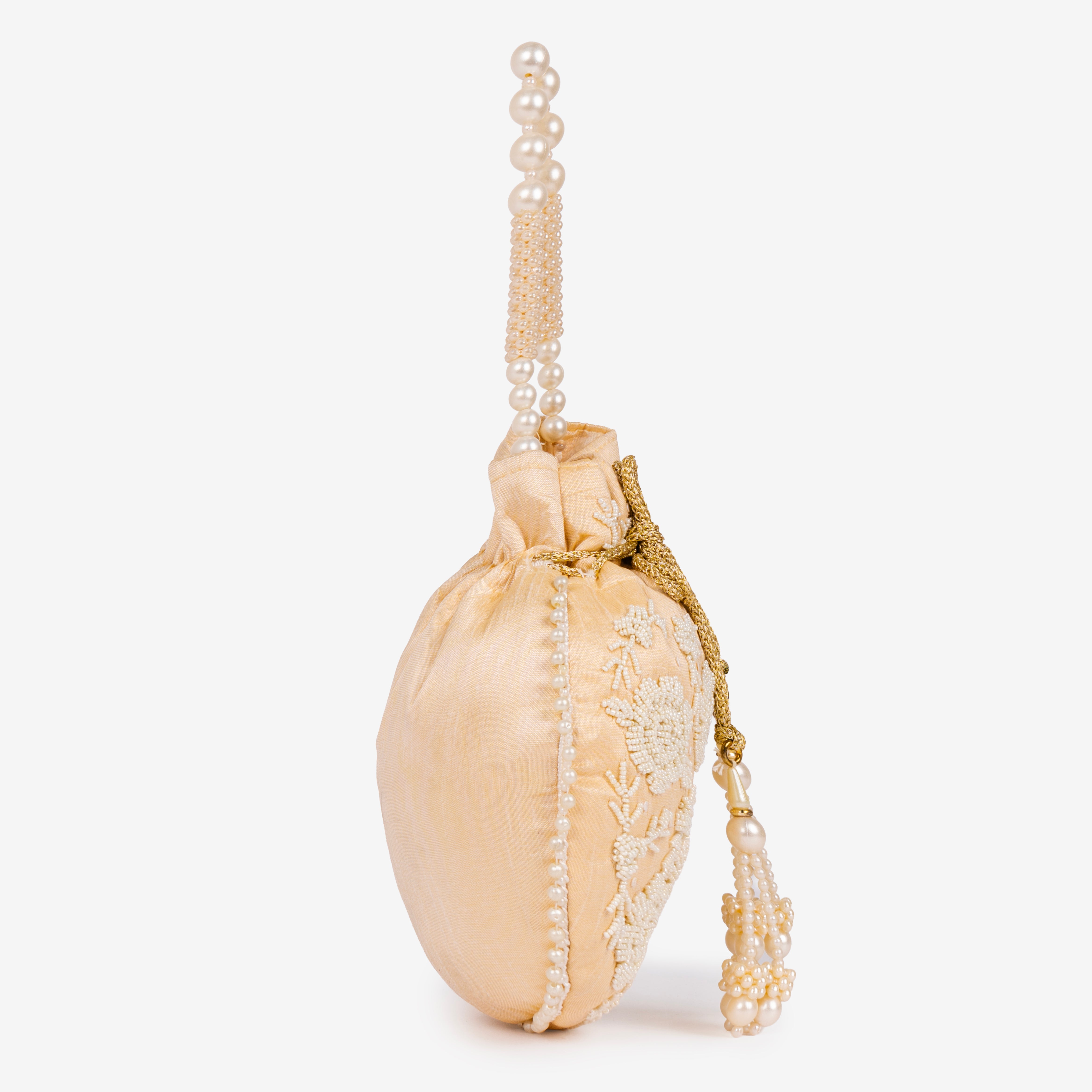 Pearl Glow Fantasy Potli
