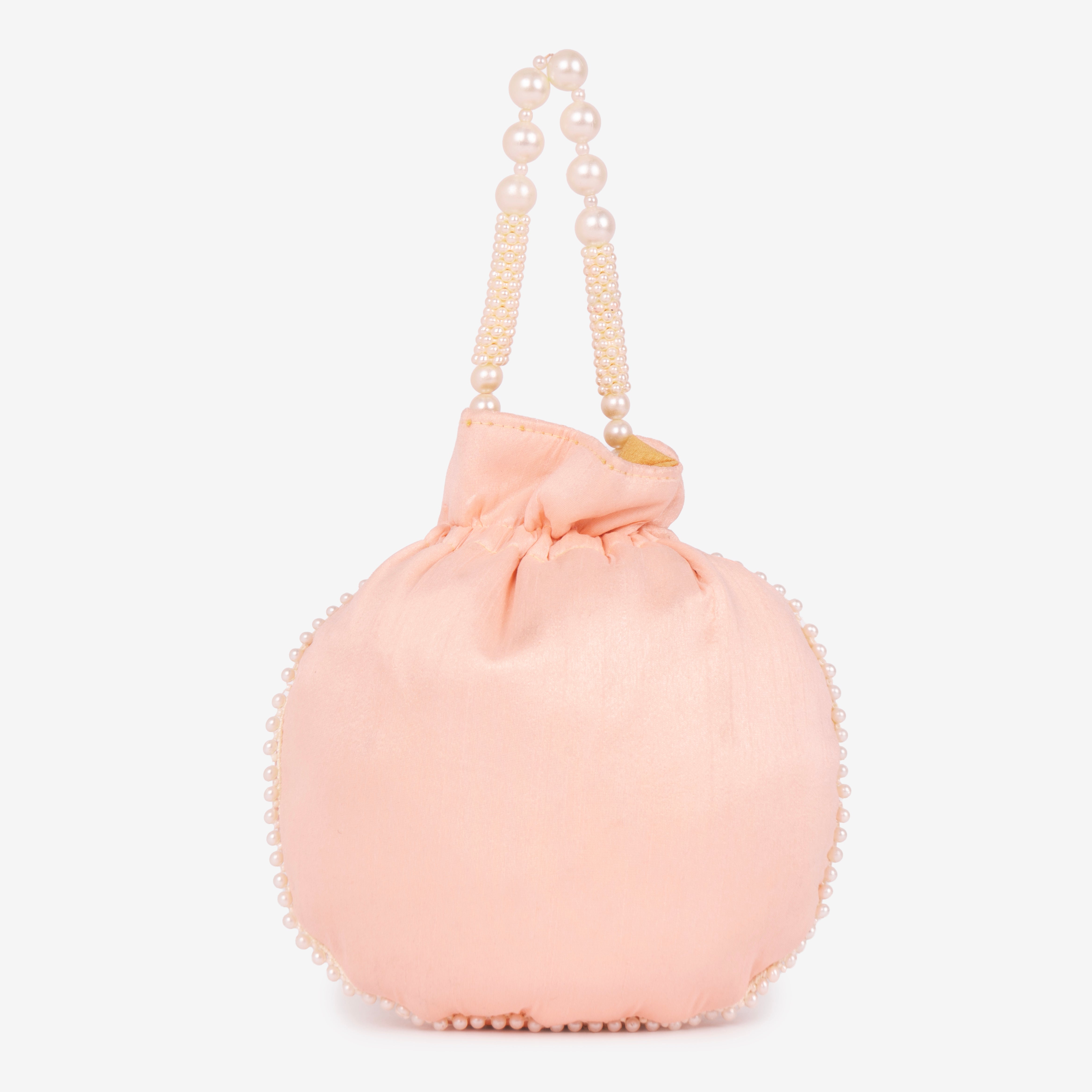 Pearl Glow Fantasy Potli