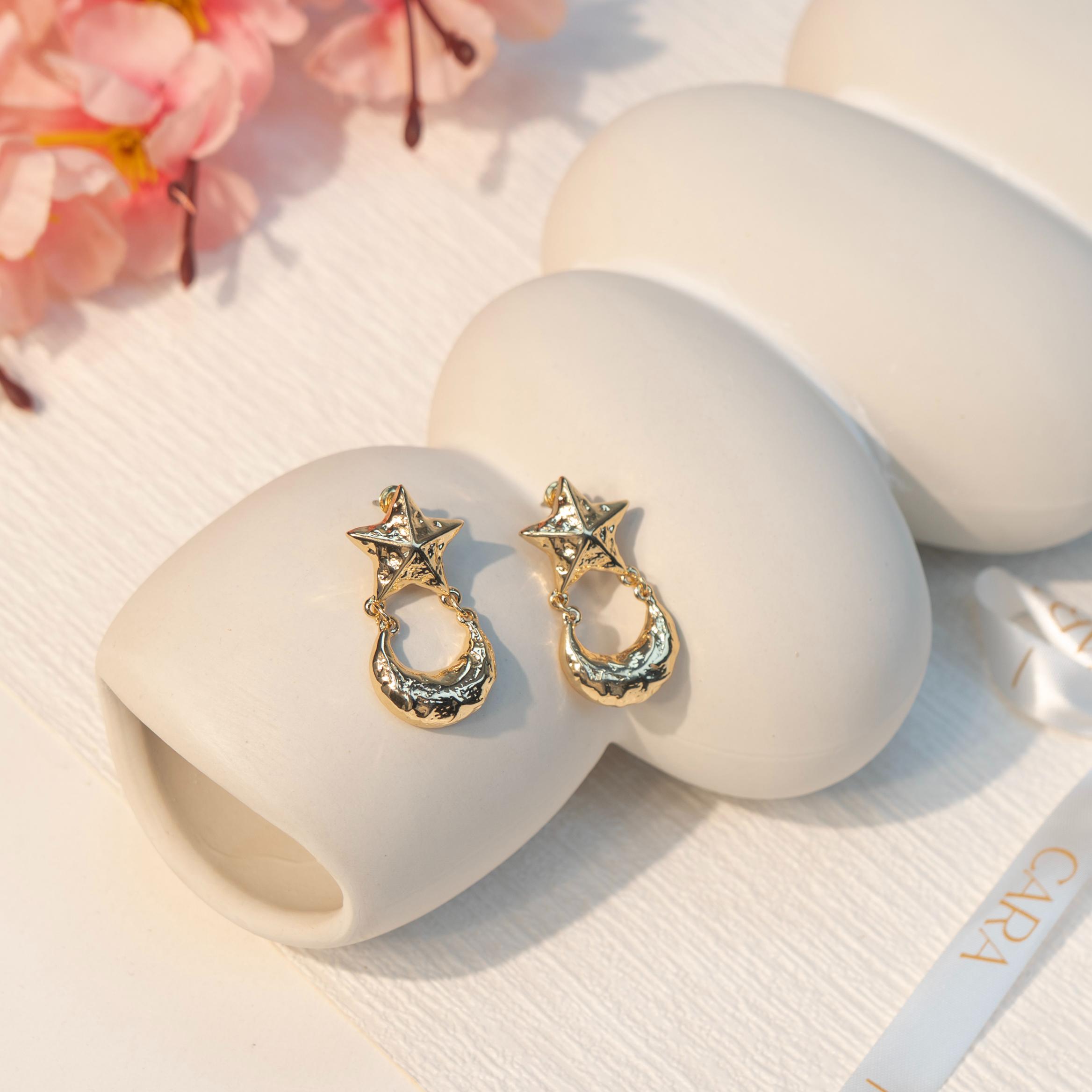 Ivory Glint Earrings