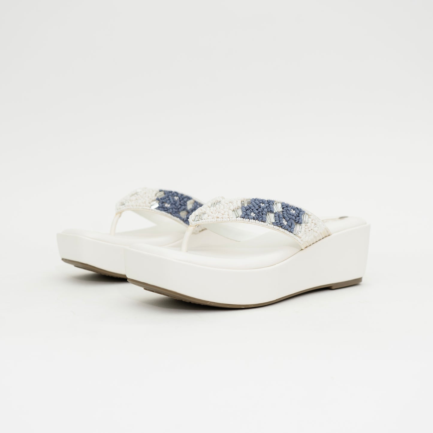 White Nazakat Wedge I Cara