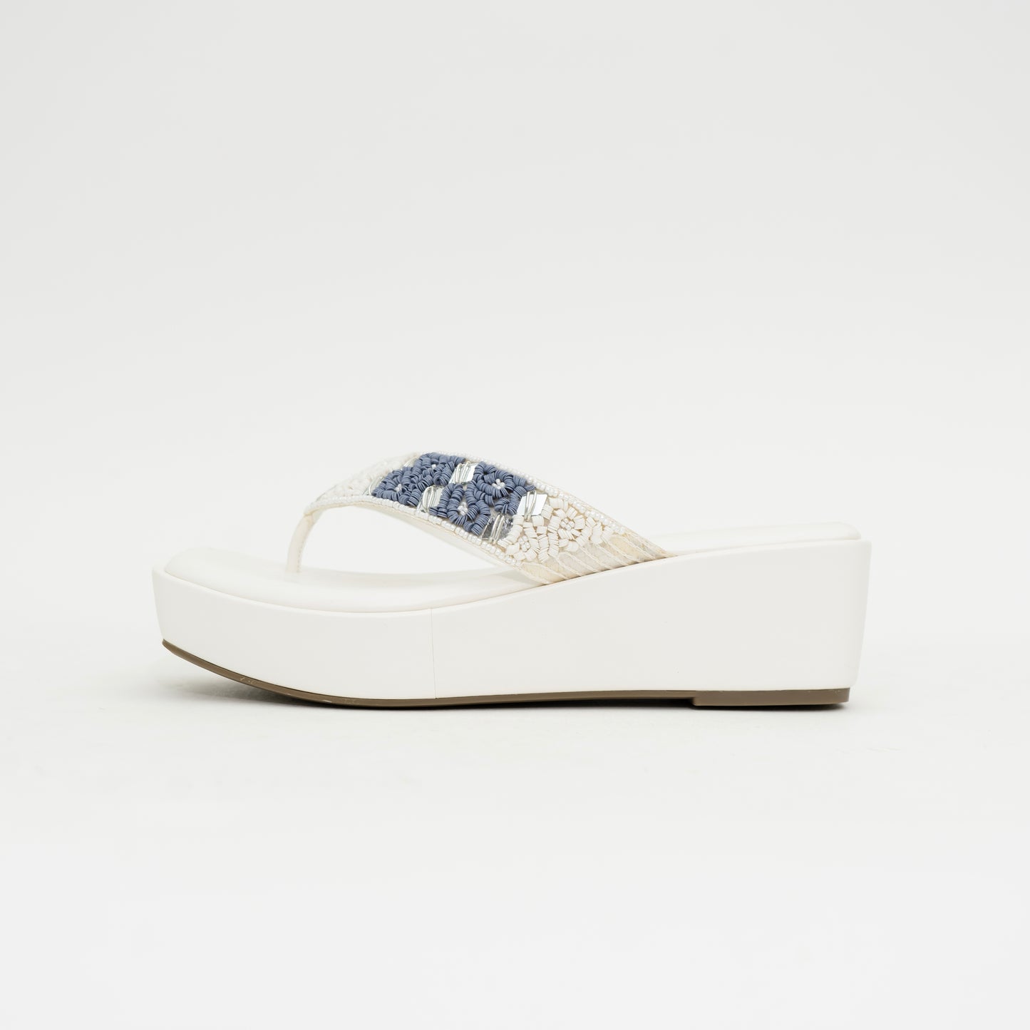 White Nazakat Wedge I Cara