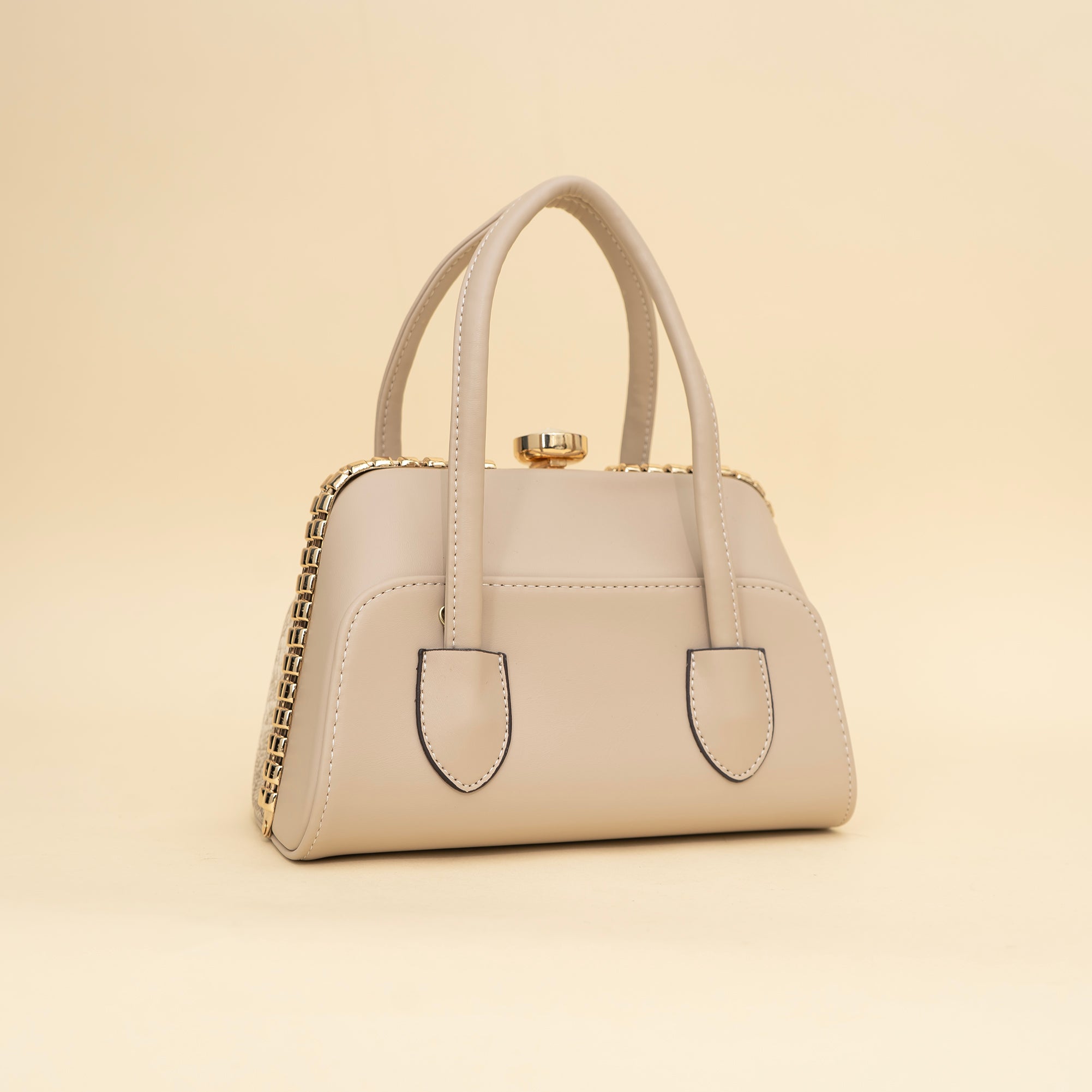 Cara's SophistiHold satchel bag