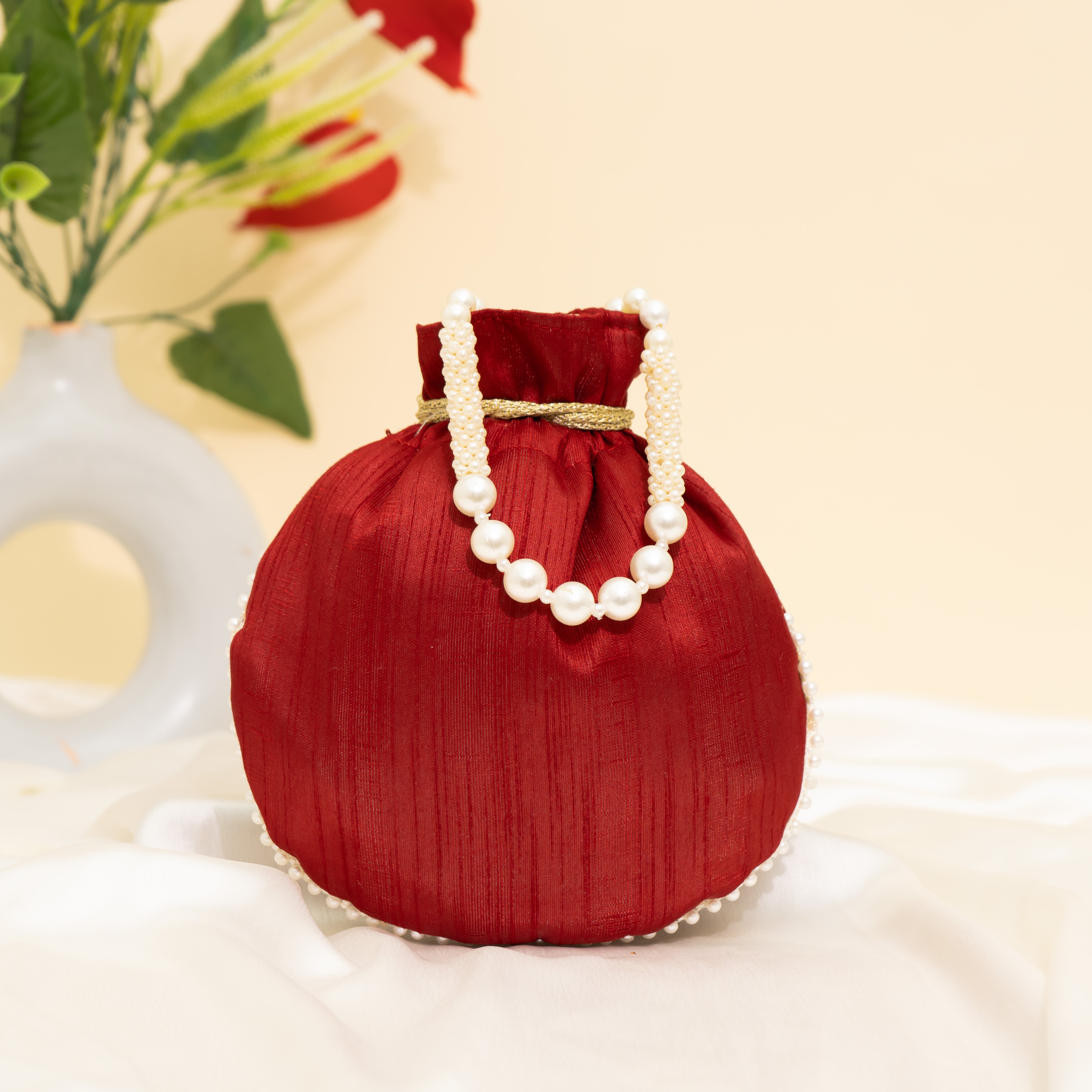 Pearl Glow Fantasy Potli