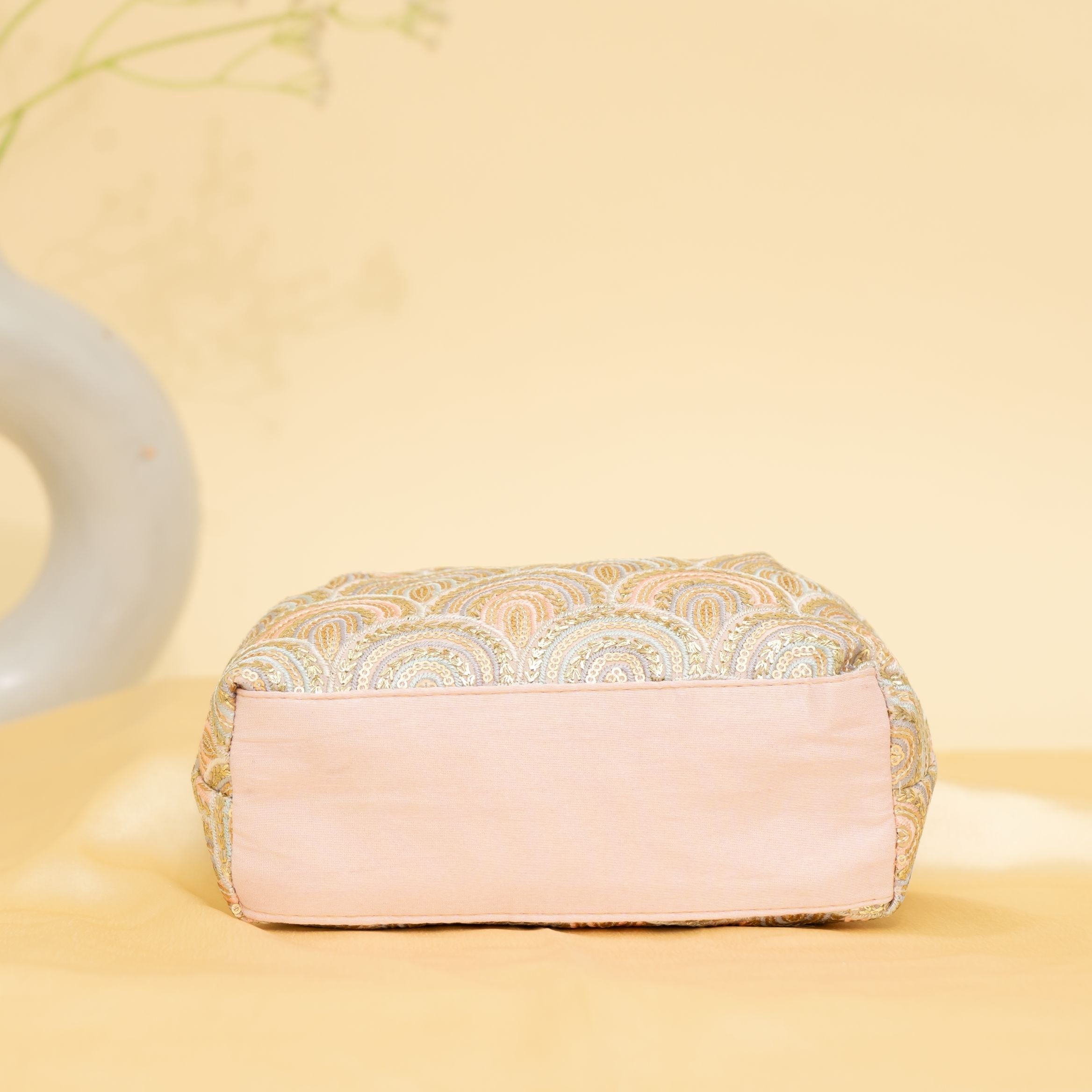 Golden Grace Potli | cara