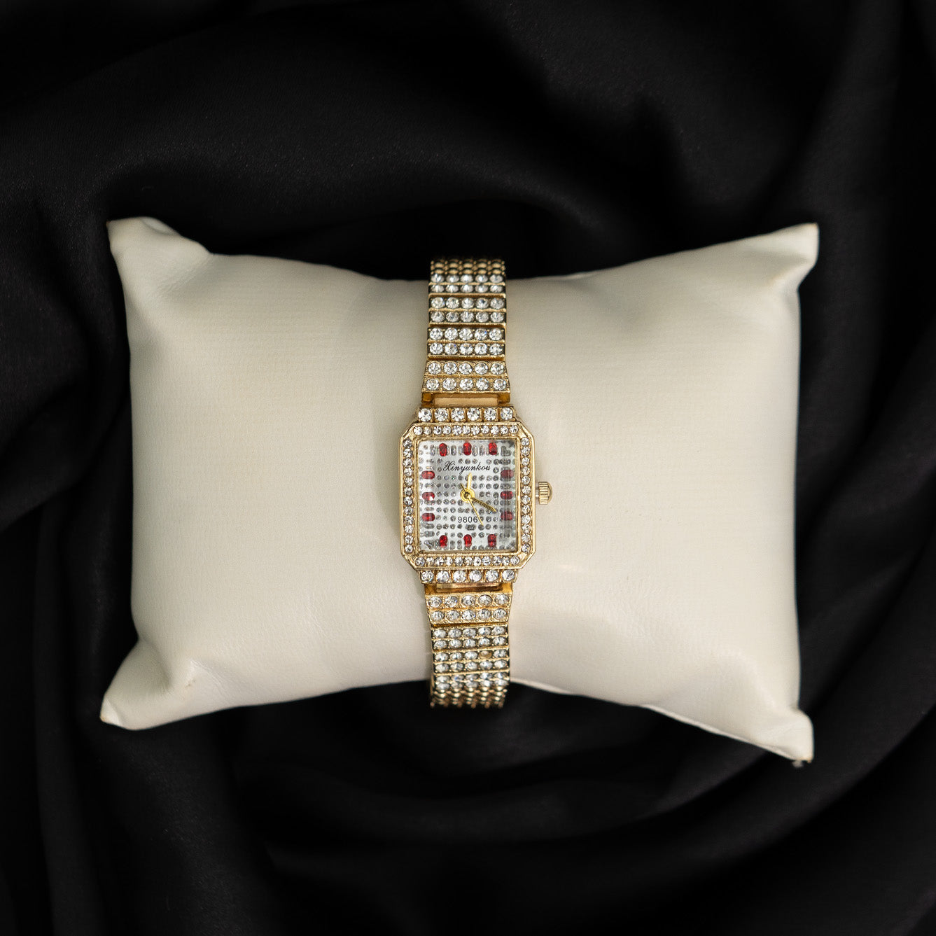 Quadra Watch