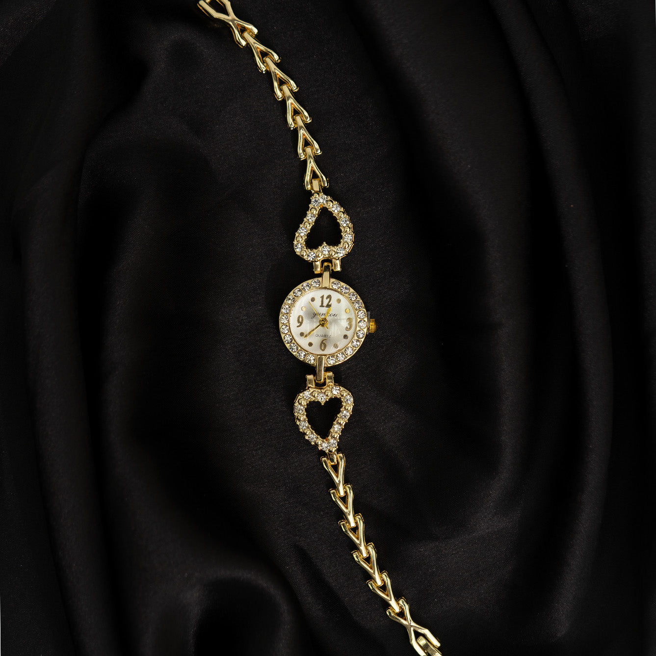 Amoura Watch