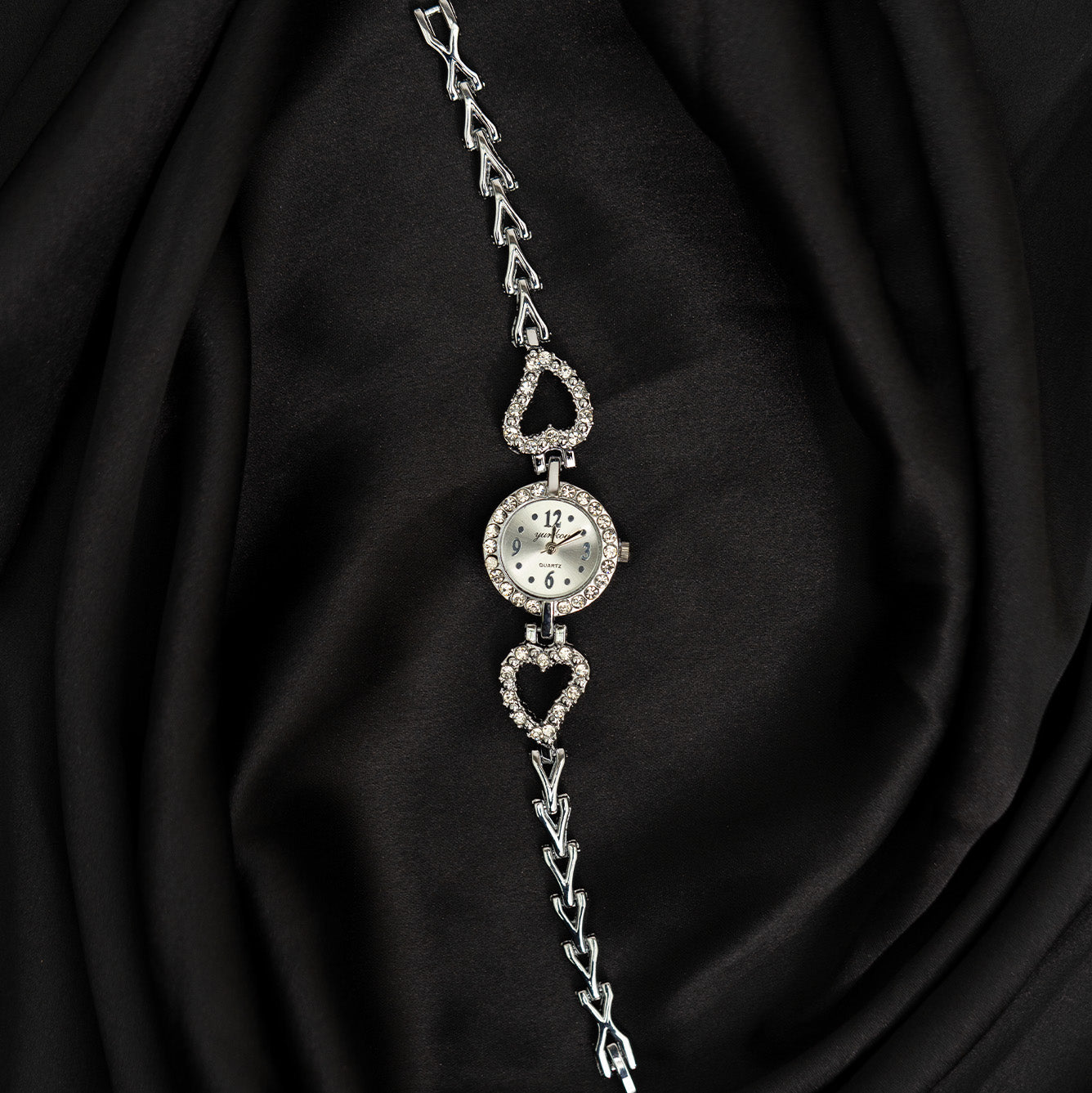 Amoura Watch