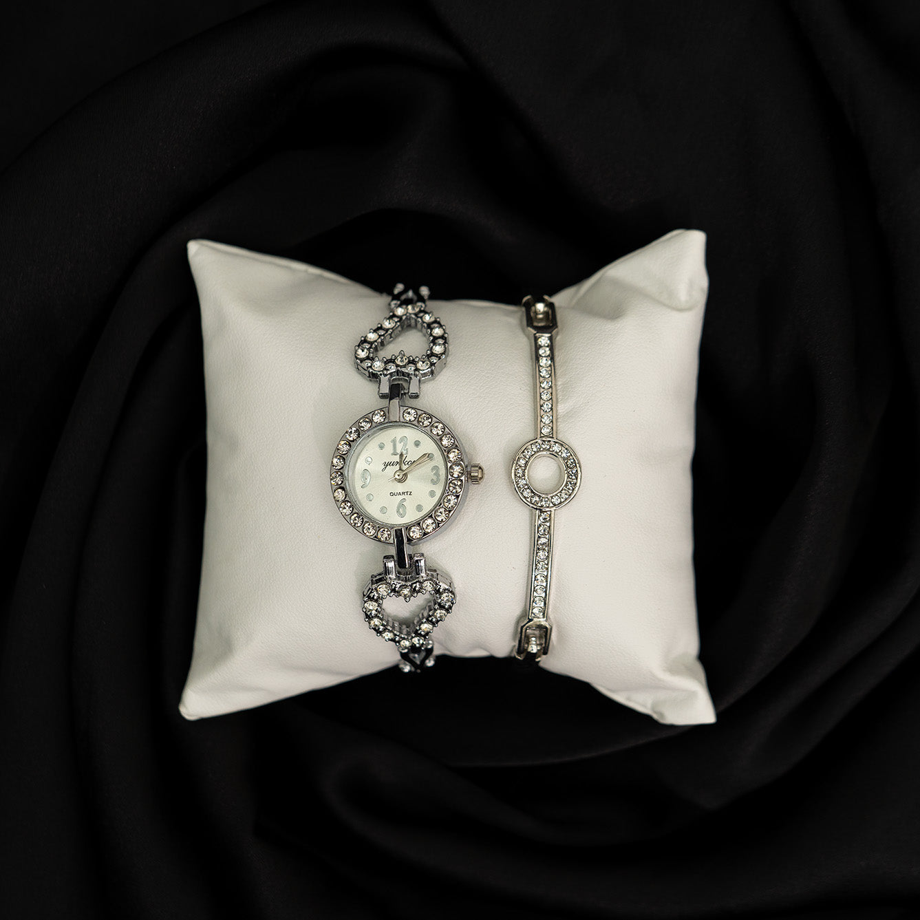 Amoura Watch