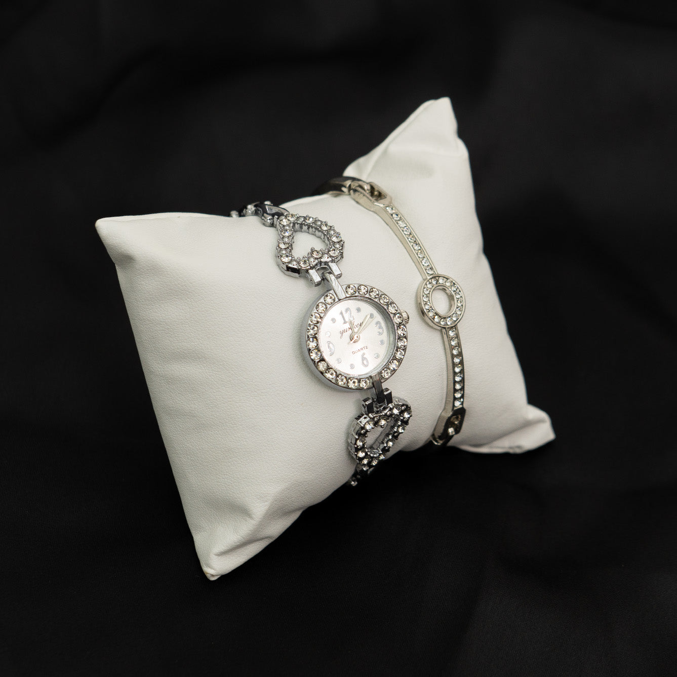 Amoura Watch