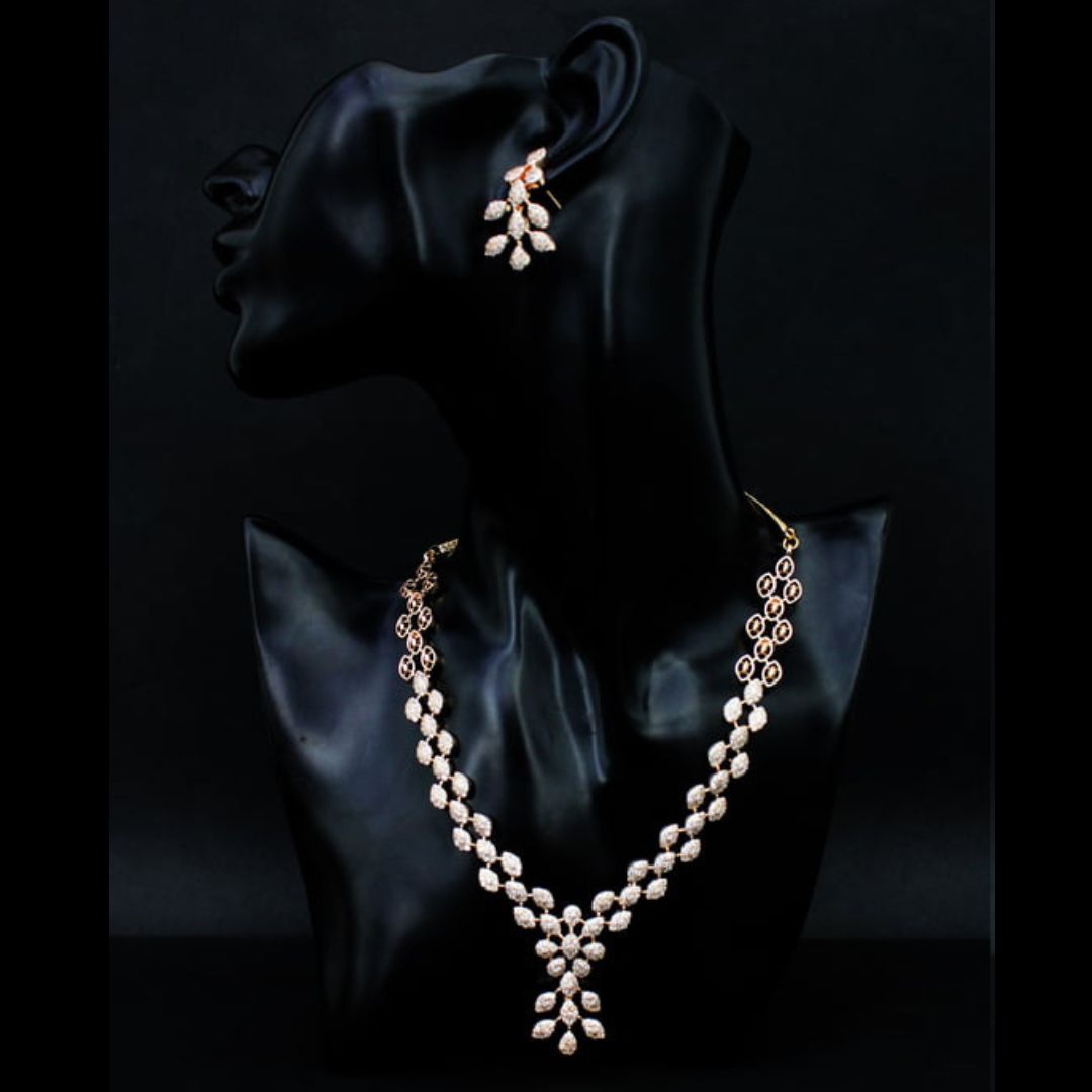 The Modern Diamond Necklace-Set